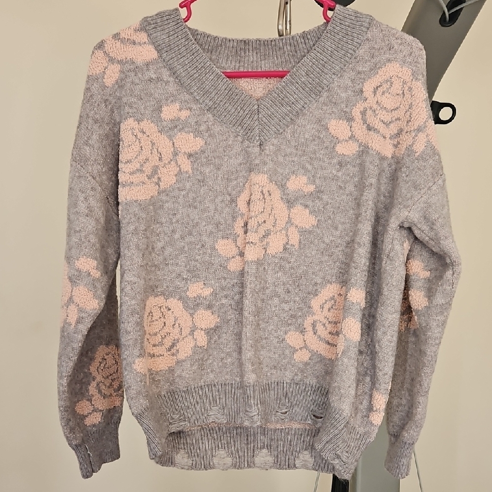 #3662 SHEIN Pink and Silver V-Neck Sweater